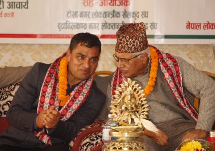 प्रदीप पौडेलको साथमा नरहरी आचार्य, ५ वर्षपछि पहिलोपटक सर्वाजनिक मन्तव्य