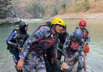 शसस्त्रको विपद् व्यवस्थापन तालिम शिक्षालयको टिमले भेटायो मस्र्याङ्दीमा हराएका व्यक्तिको शव