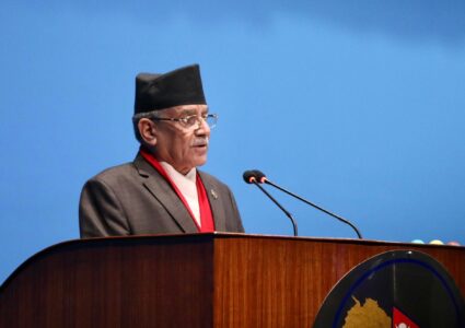संसदमा प्रचण्ड : ओलीमाथि आरोपै आरोप