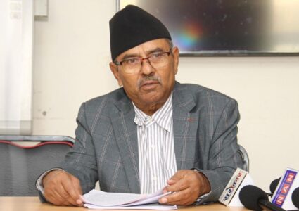 नेकपा एस परित्याग गरेका मुकुन्द न्यौपाने खनिए घनश्याम भुसालमाथि, माधब नेपाल पनि निशानामा