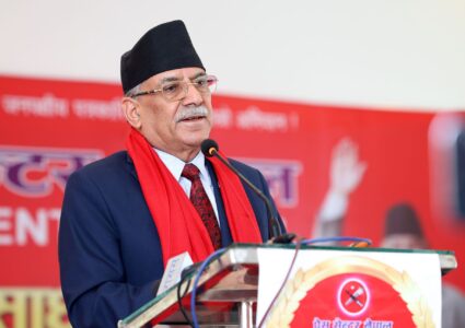 जलहरी राख्दा केपी ओलीले अनियमितता नगरेको प्रधानमन्त्री प्रचण्डको जवाफ