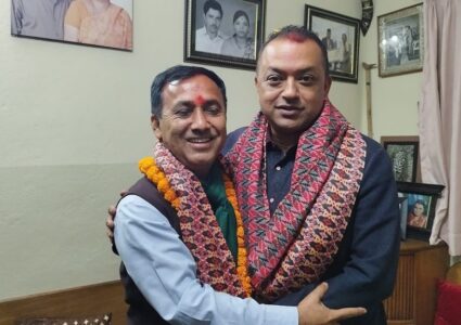 सभापति देउवामाथि एकैसाथ खनिए गगन–विश्व,के विद्रोहको तयारीमा लागेकै हुन त ?