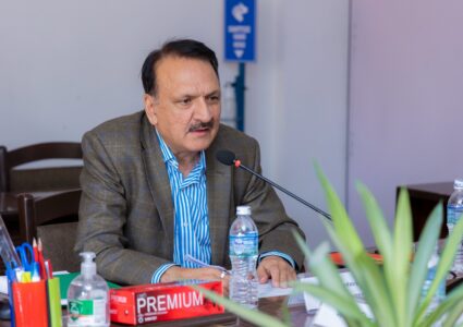 व्यक्ति र पार्टीभन्दा माथि उठेर काम गरिरहेको छु : अर्थमन्त्री डा. महत