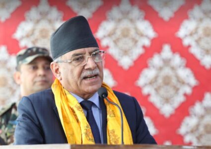 एमालेले माग्यो प्रधानमन्त्रीको राजीनामा, विपक्षी तर्सिएको प्रचण्डको जवाफ