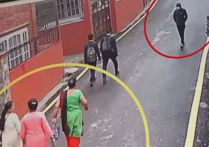 सुनको सिक्रि लुट्ने गिरोह पक्राउ, यस्तो छ लुट धन्धाको श्रृखला (तस्विरमा हेर्नुहोस्)