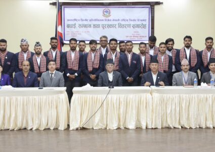 नेपाली राष्ट्रिय क्रिकेट टिमलाई प्रधानमन्त्री प्रचण्डको सम्मान, रंगशाला निर्माणको प्रतिबद्धता