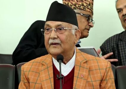 प्रचण्डले सरकारको नेतृत्व छोड्नुपर्छ : केपी ओली