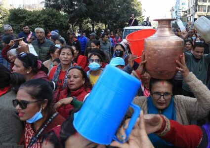 मेलम्चीको पानी माग्दै काठमाण्डौको सडकमा प्रदर्शन