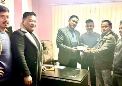 आगलागीबाट क्षतिग्रस्त पोखराको नैना दोहोरी साँझलाई ५१ हजार आर्थिक सहयोग