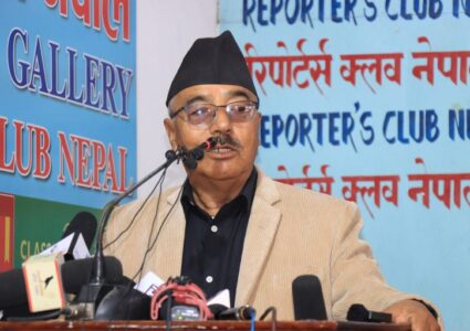 प्रचण्डले एउटै गोलीले माधव नेपाल र देउवाजीलाई शिकार गर्नुभयो : भीमसेनदास प्रधान