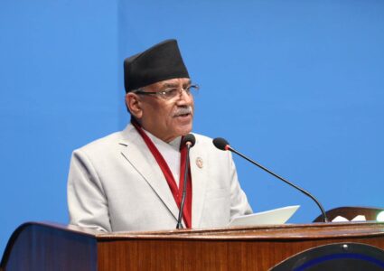 रवि लामिछानेको बचाउमा उत्रिए प्रचण्ड, सहकारी ठगी पुष्टि गर्ने कुनै प्रमाण नरहेको दाबी