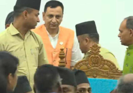 विवाद र तोडफोडकाबीच मधेशका मुख्यमन्त्री यादवलाई विश्वासको मत प्राप्त