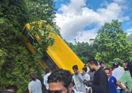 पोखरा स्कुल बस दुर्घटना : एक जनाको मृत्यु