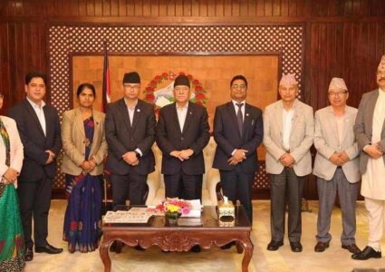 विश्वासको मत लिन लागेका प्रचण्डलाई रास्वपा र नेकपा एसको साथ