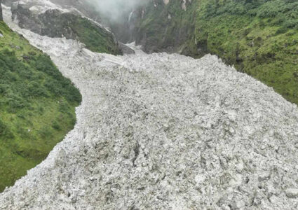 धौलागिरी हिमश्रृंखलाको मानापाथी हिमालमा हिमपहिरो