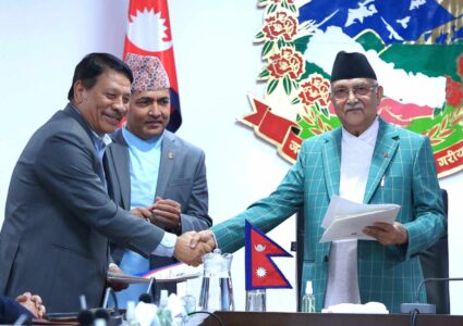 मन्त्रीहरुसँग कार्यसम्पादन सम्झौता गर्दै ओलीले दिए कडा चेतावनी
