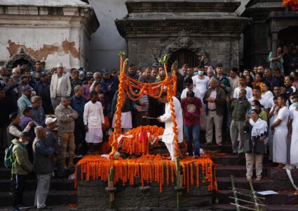 पूर्वसभामुख दमनाथ ढुंगानाको पशुपति आर्यघाटमा अन्त्येष्टि