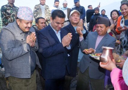 काठमाडौं ५ मा विष्णुमति करिडोर ट्रयाक खन्ने कार्यको स्वास्थ्य मन्त्री पौडेलद्वारा शिलान्याश