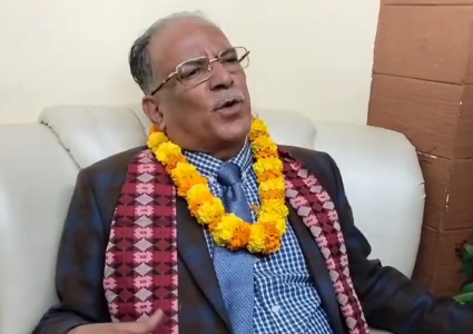 ओलीले संविधान खारेज गर्न चाहेको प्रचण्डको आरोप