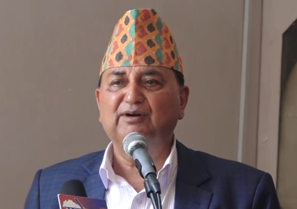 माधव नेपालमाथि एमालेले पूर्वाग्रह राखेको छैन : ईश्वर पोखरेल