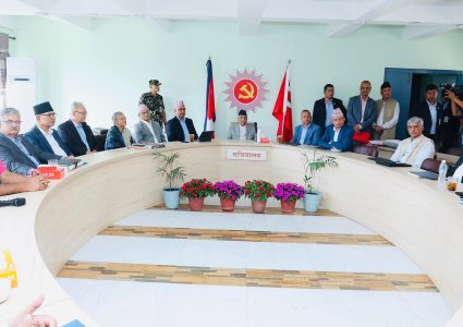 केपी ओलीलाई तेस्रोपटक अध्यक्ष बनाउने एमालेको रणनीति, मध्यरातमा आयो यस्तो…