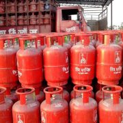 नेपाल आयल निगमले शुक्रबारदेखि आधा सिलिन्डर ग्यास बेच्ने