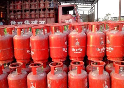 नेपाल आयल निगमले शुक्रबारदेखि आधा सिलिन्डर ग्यास बेच्ने